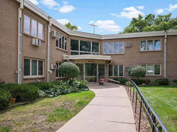4380 Brookside Ct APT 205, Edina, MN 55436
