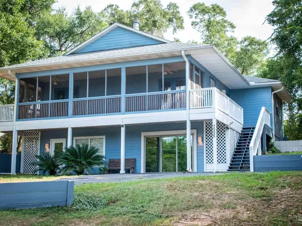 7525 Lakeside Dr, Milton, FL 32583