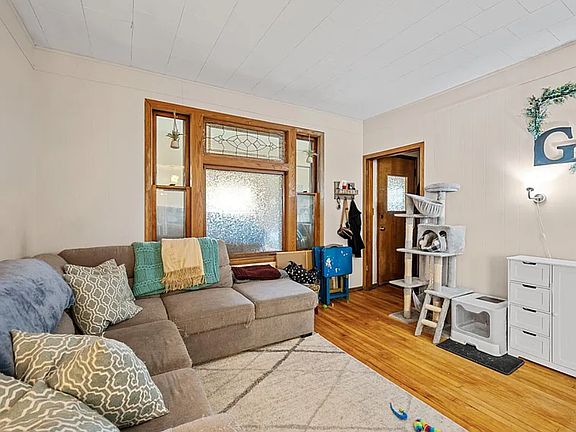 3rd image of 887 James Ave APT 1