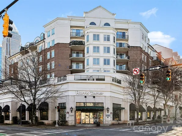 300 W 5th St APT 124, Charlotte, NC 28202