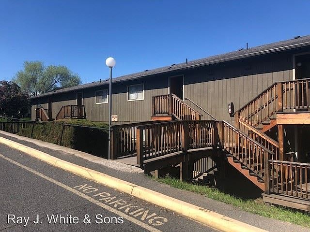 2nd image of 2525 8th St APT C25