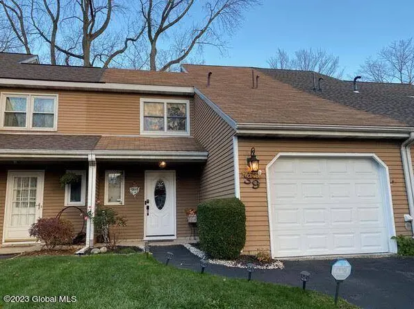 39 Grant Hill Ct, Clifton Park, NY 12065