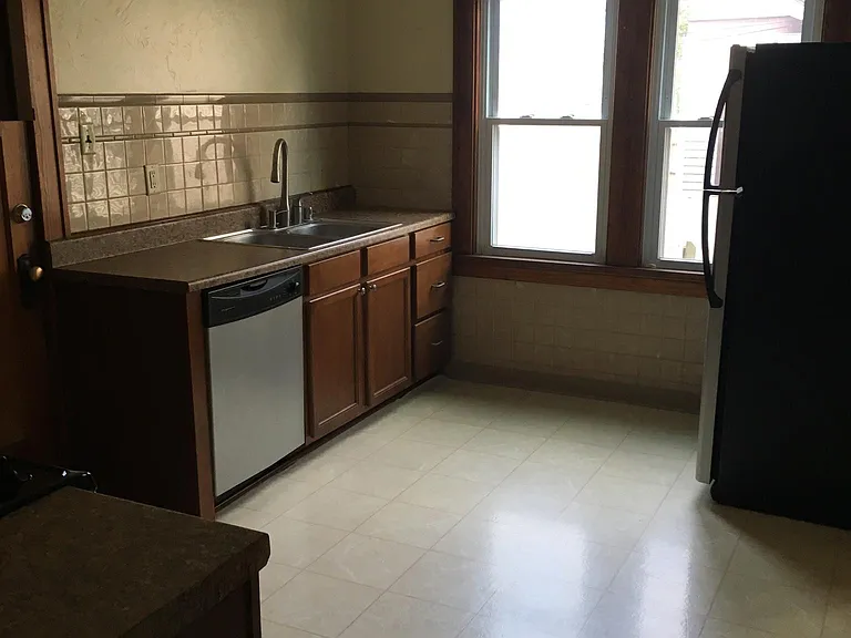 3906 E Van Norman Ave #WHOLE HOUSE — Photo 6