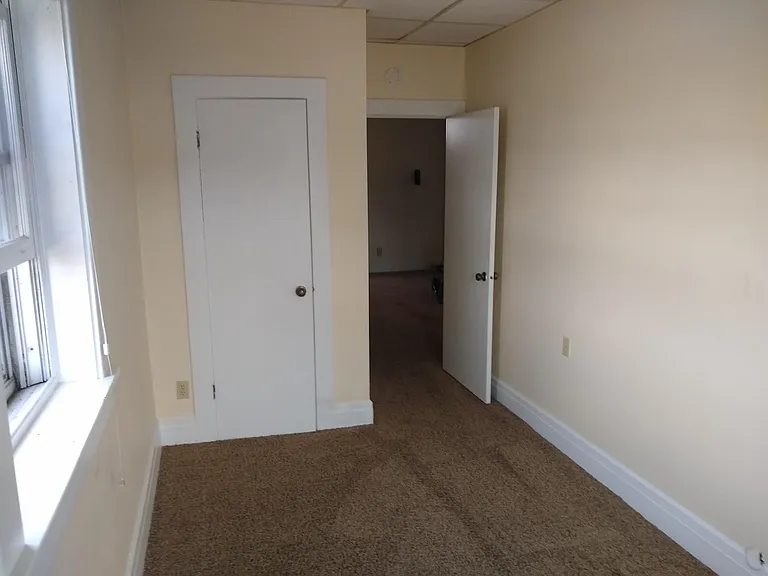 115 1/2 N Superior St #2 — Photo 5