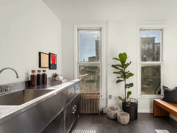 152 North 9th Street image 9 of 16