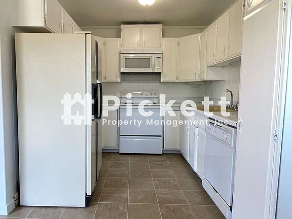 5th image of 107 Arvon Ave