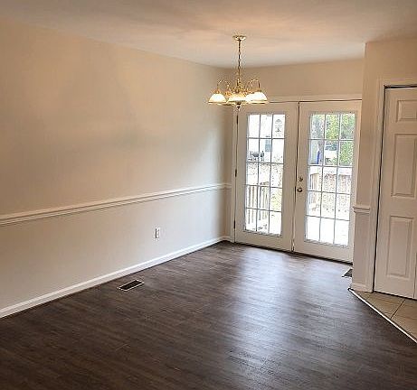 4th image of 1602 Huntington Ct