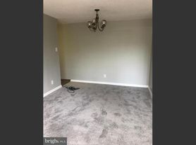 1030 E Lancaster Ave