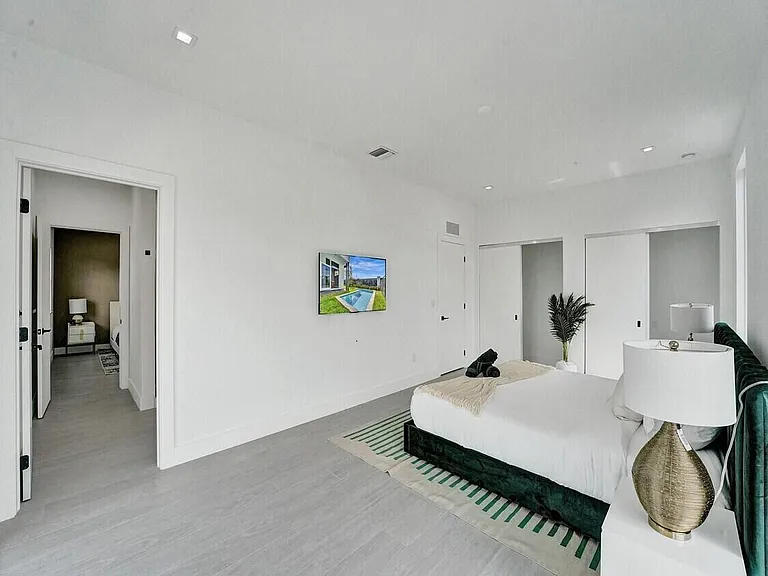 1220 NE 15th Ave — Photo 20
