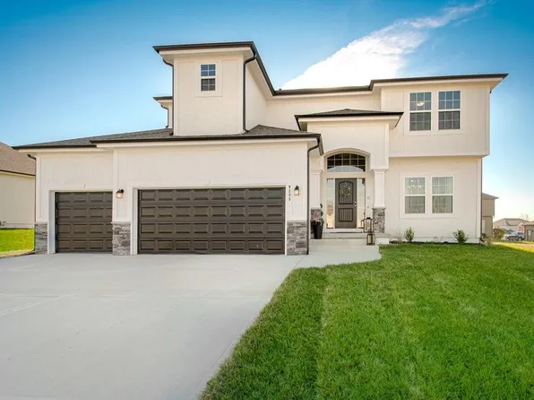 4707 NE 105th St, Kansas City, MO 64156