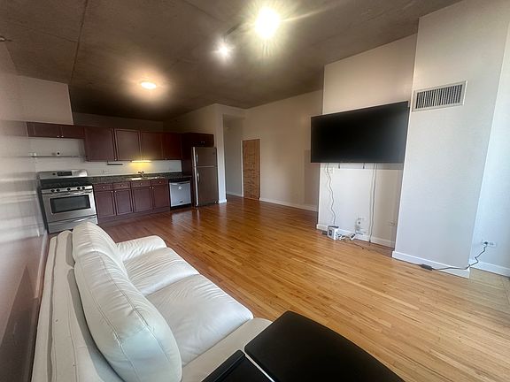 4th image of 1720 S Michigan Ave APT 1103