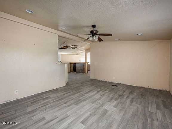 5th image of 4740 Country Pl