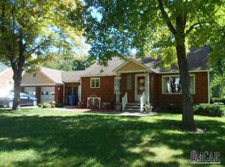 2036 Vivian Rd, Monroe, MI 48162