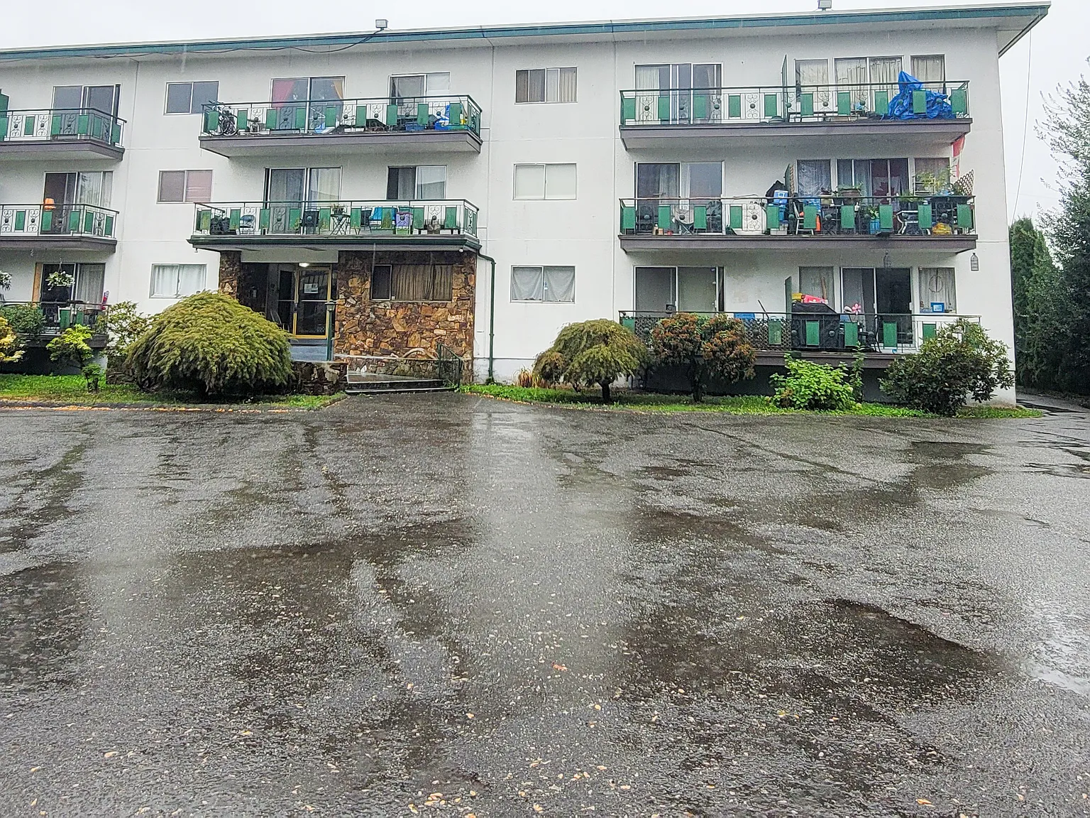 Mainstreet on Yale Apartments — Photo 3