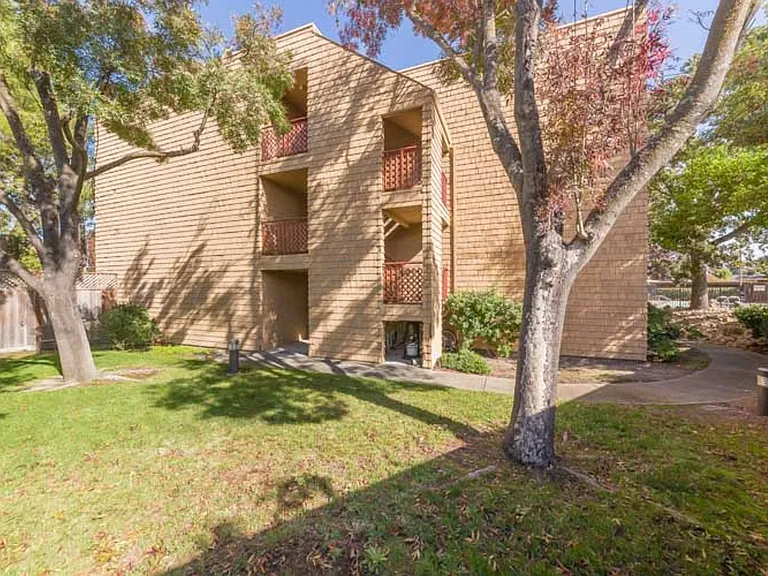 Le Boulevard Apartments — Photo 39