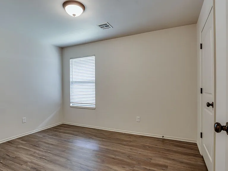 412 Chalk Hill Ct — Photo 23