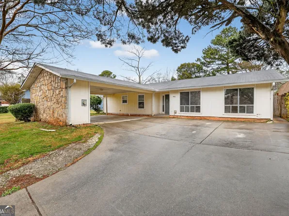 4406 Carriage Trl, Stone Mountain, GA 30083