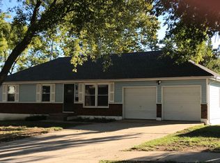 3921 S Milton Dr, Independence, MO 64055