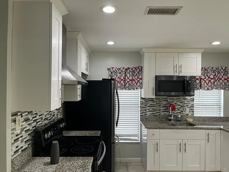 3802 W Hamilton Ave — Photo 14