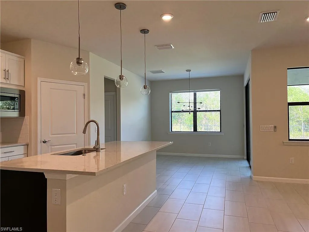 Building Photo - 2122 Yellowfin Cir