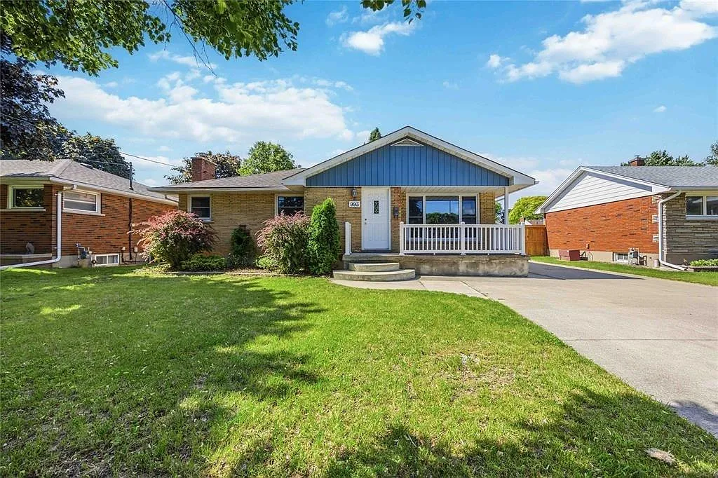 3 bed, $2,300 — Photo 1
