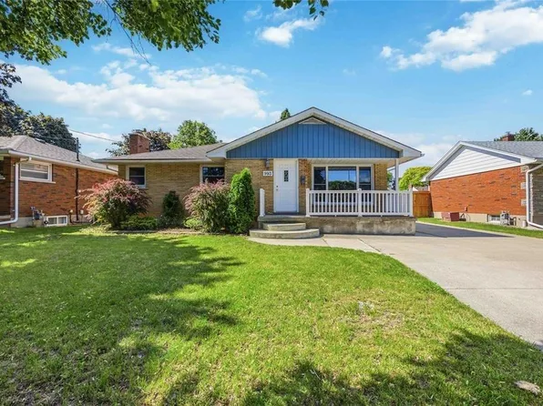 993 Highway Dr E, Sarnia, ON N7S 1X7