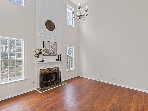 4th image of 5712 Keowee Way