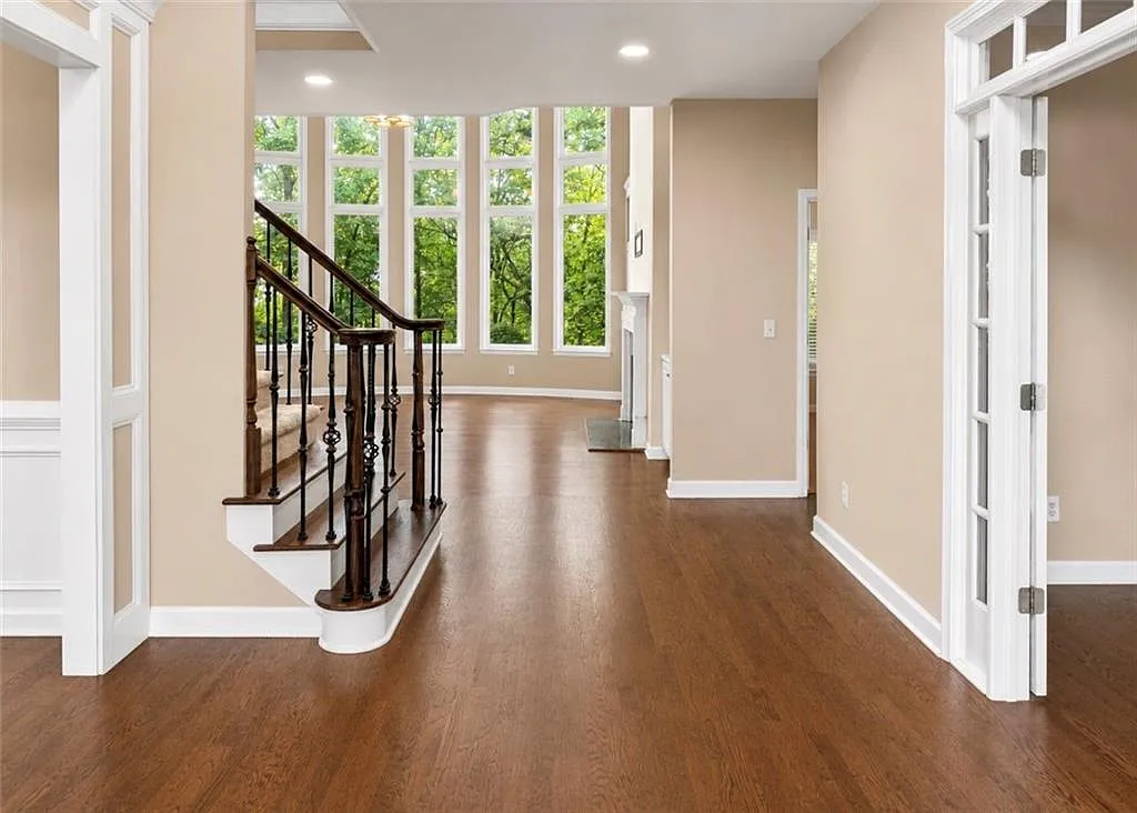 6 bed, 4.0 bath, 4794 sqft, $4,100 — Photo 3