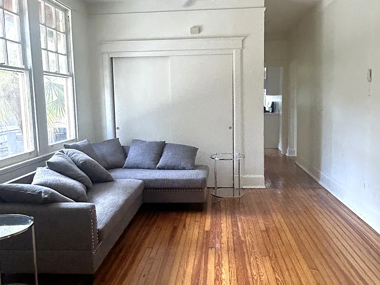 1033 Broadway St #1033 — Photo 3