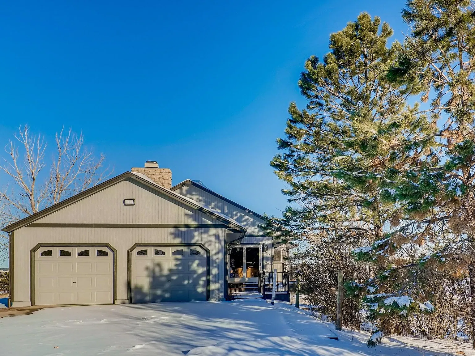 5 bed, 3280 sqft, $4,300 — Photo 3