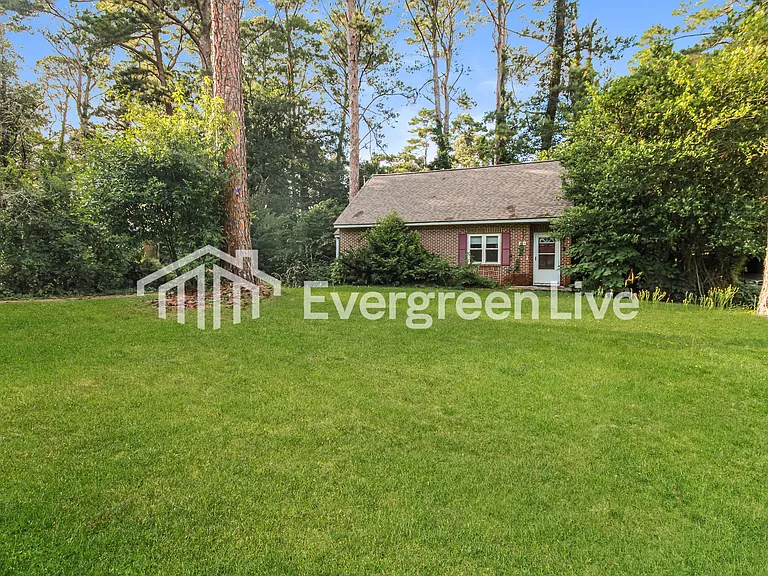 143 W Rosemary Rd — Photo 14