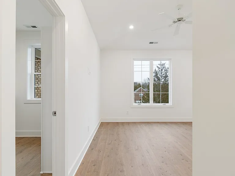 172 Leggo Ave — Photo 35