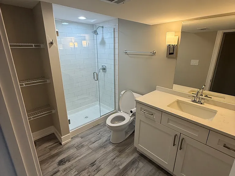 4521 N Plainfield Ave — Photo 19