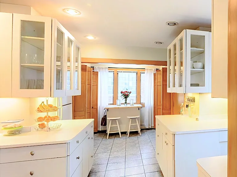 102 Heath St #3 — Photo 3