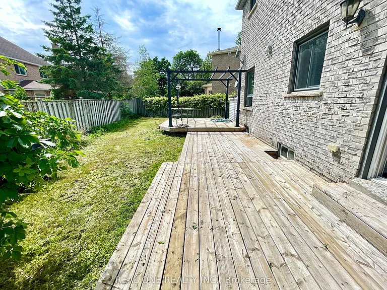 19 Blair Cres — Photo 41