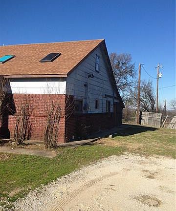 4th image of 136 Jenny Ln