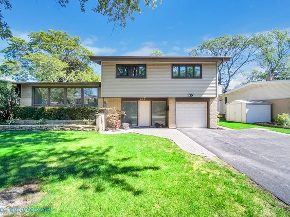 619 Fairway Dr, Glenview, IL 60025