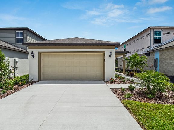 Exterior FM1 Driveway