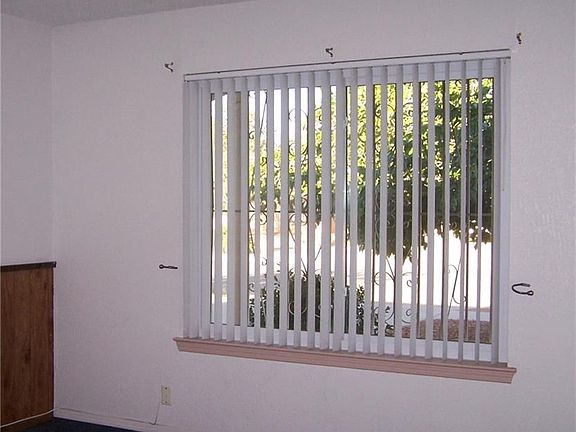 3rd image of 3101 Rock Wall Ln