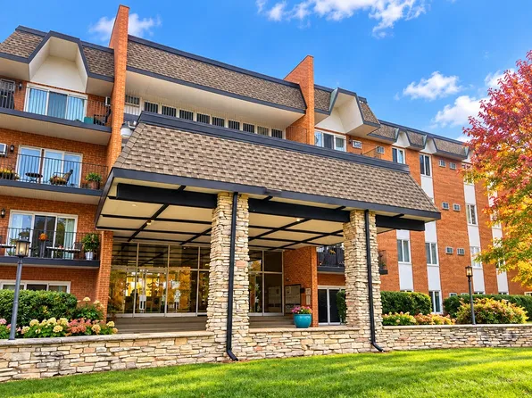 4221 Saratoga Ave APT 115A, Downers Grove, IL 60515