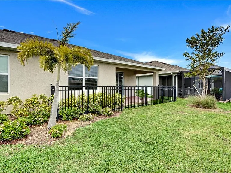 20462 Plumwood Loop — Photo 22