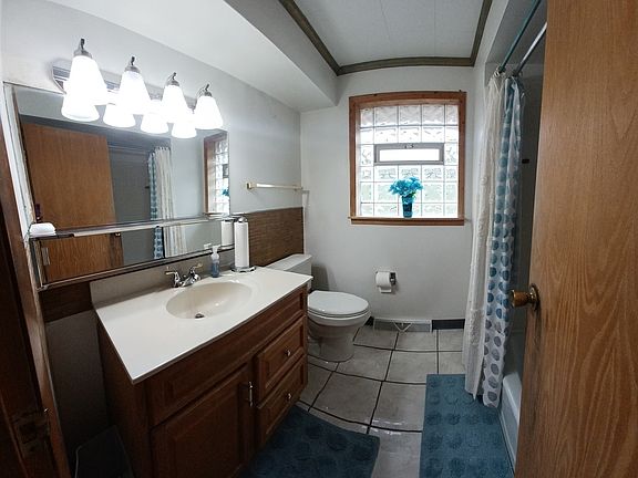 5th image of 14728 Langley Ave