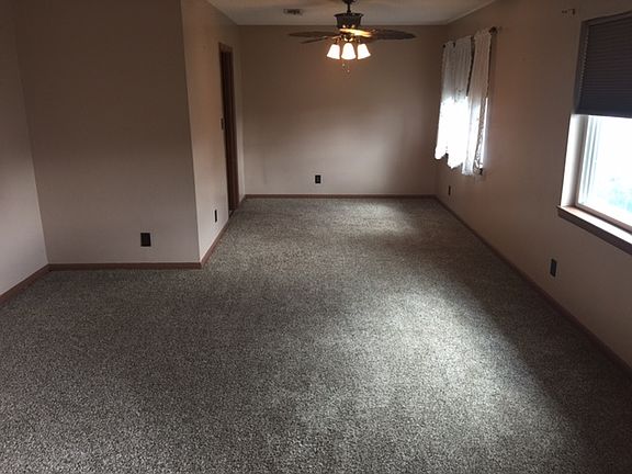 4th image of 15152 Saint Charles St