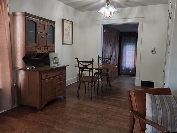 3rd image of 301 W College St