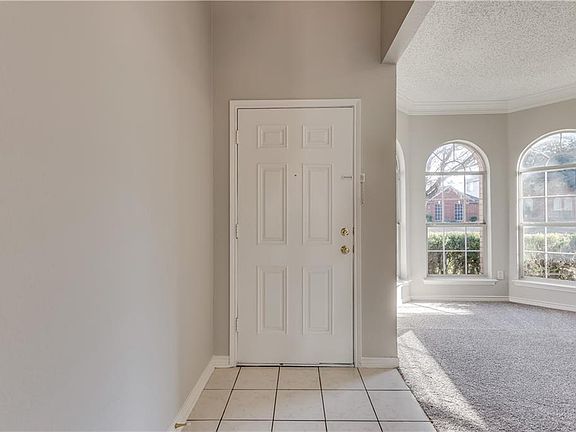 4th image of 3009 Creek Valley Dr