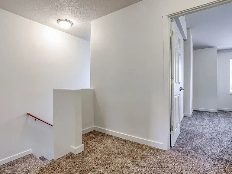 Roberts Court Townhomes — Photo 9
