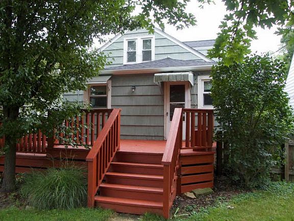 3rd image of 828 Chelsea Ave