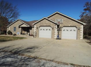 1151 Campground Trl, Greenville, IL