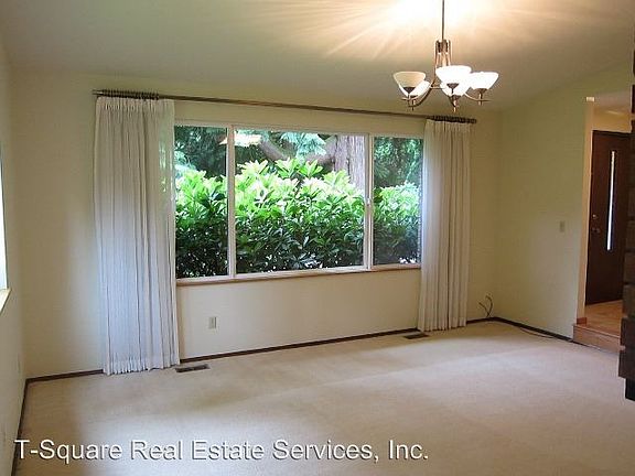 5th image of 8946 170th Ct NE