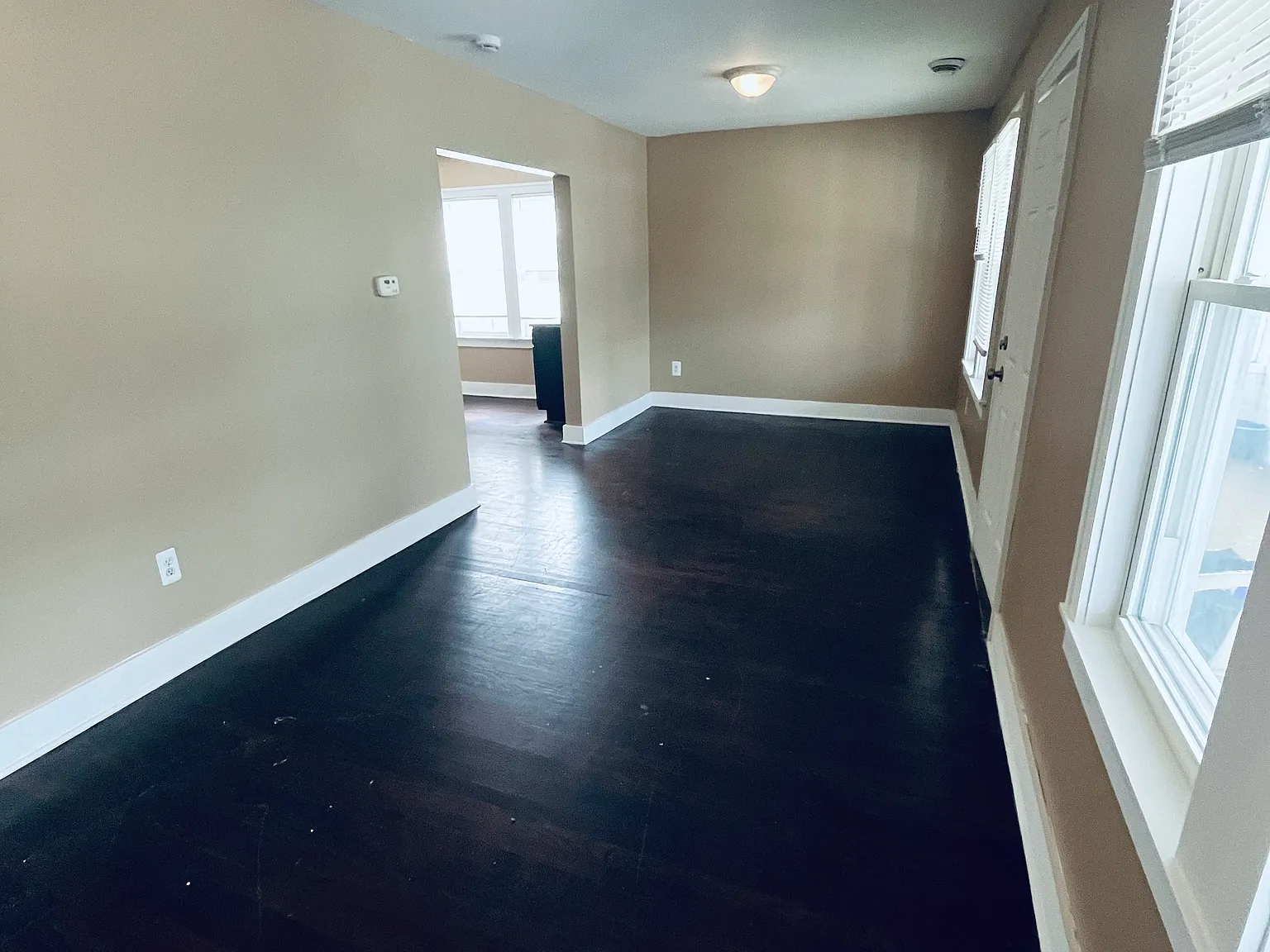 3 bed, 950 sqft, $1,425 — Photo 3